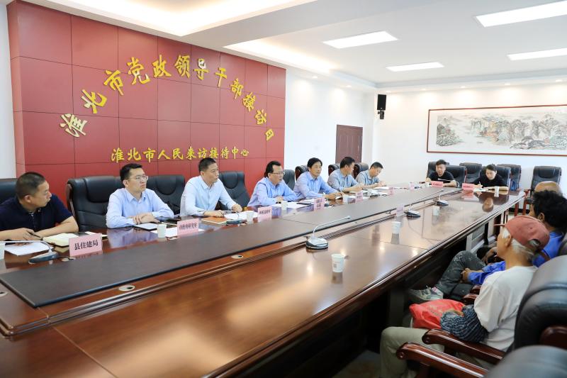 市委副书记、市长蒋曦在市群众来访接待中心开门接访