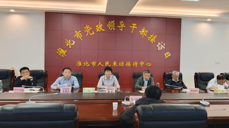 市政府副市长陈英在市群众来访接待中心开门接访