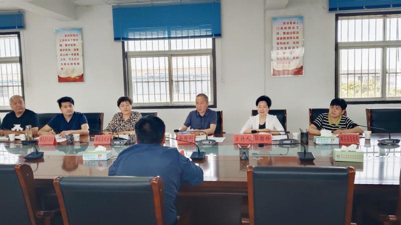 市委常委、秘书长、市委政法委书记徐胜利带案下访