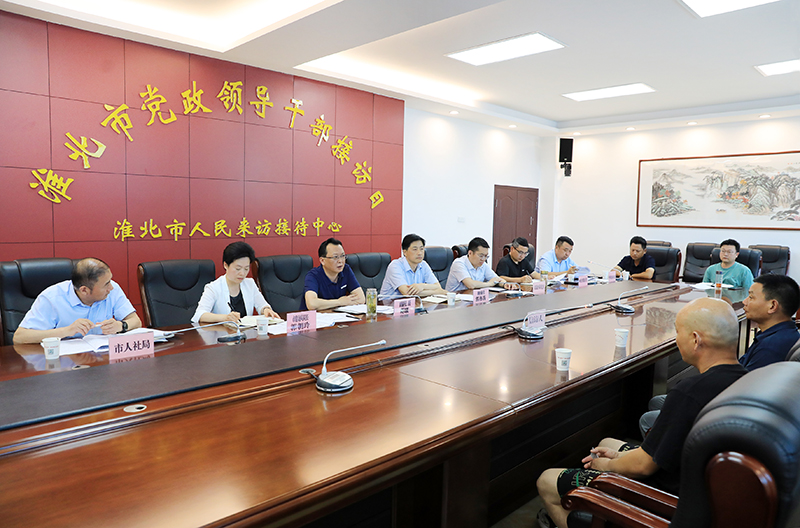蒋曦在开门接访并调研12345政务服务便民热线工作时强调多解民生之忧  多办民生实事
