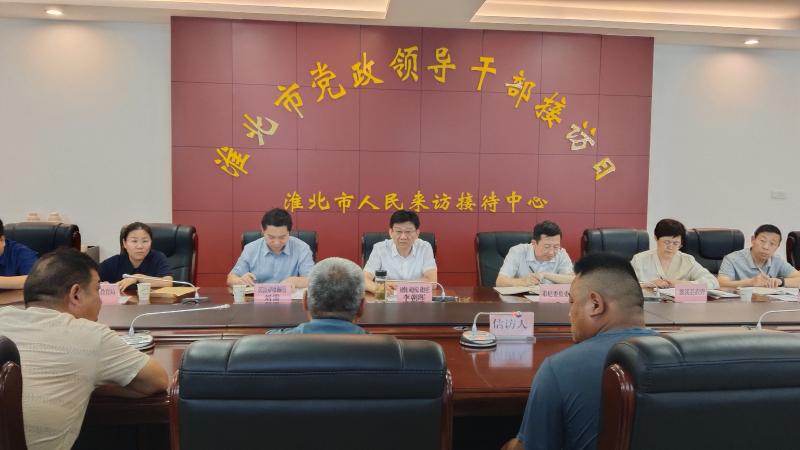 市委常委、市纪委书记、市监委主任李朝晖在市群众来访接待中心开门接访