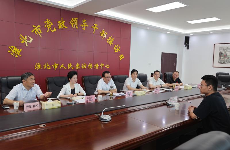 市委副书记、市长蒋曦在市群众来访接待中心开门接访