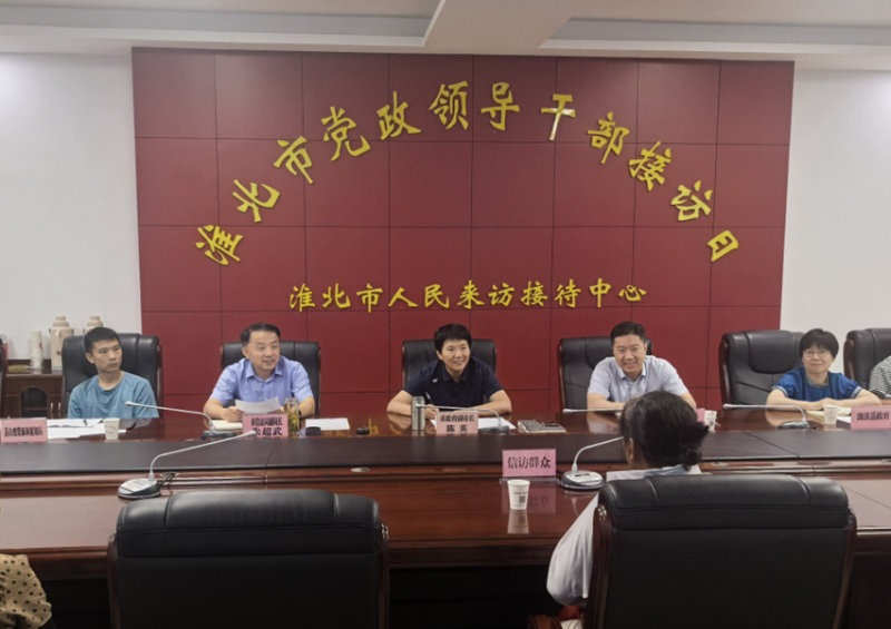 市政府副市长陈英在市群众来访接待中心开门接访