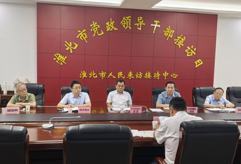 市人大常委会副主任徐涛在市群众来访接待中心开门接访