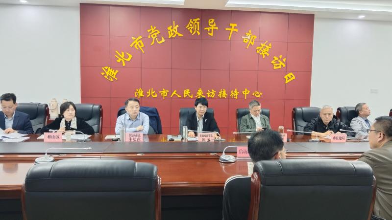 市政府副市长陈英在市群众来访接待中心开门接访