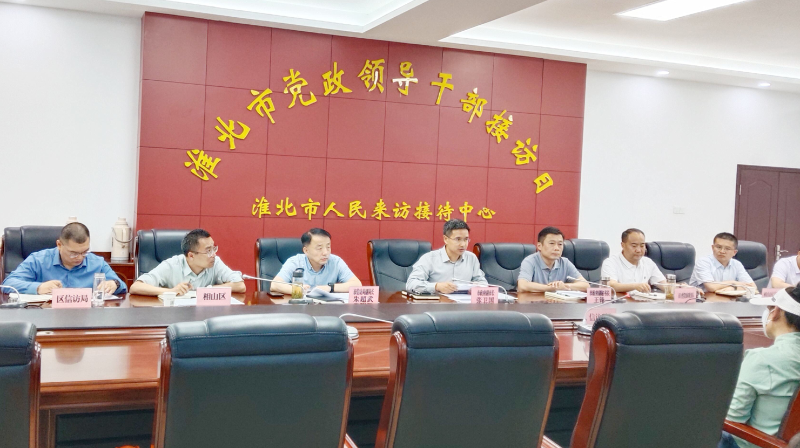 市政府副市长张卫国在市群众来访接待中心开门接访